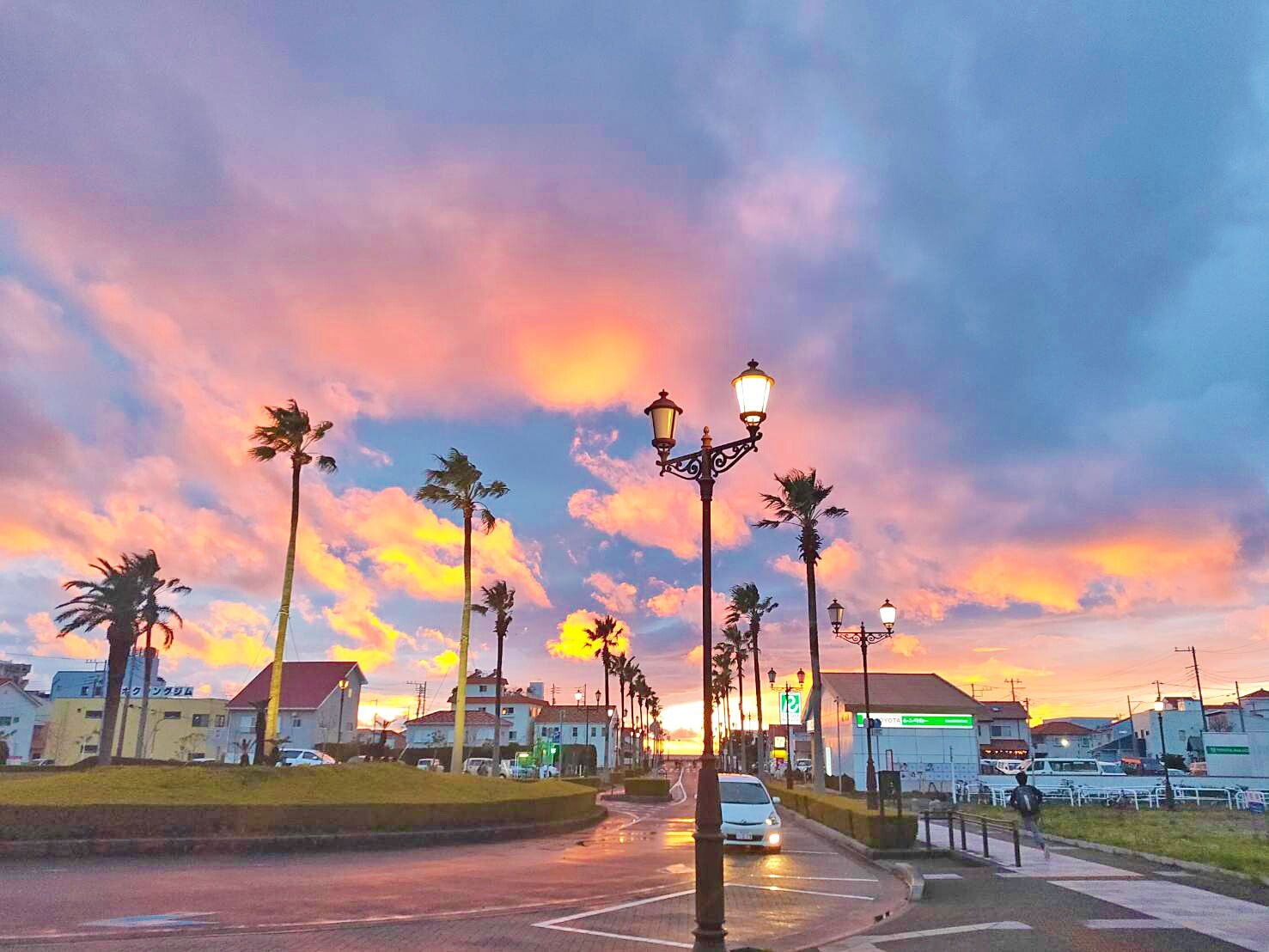まるで海外、館山駅西口
